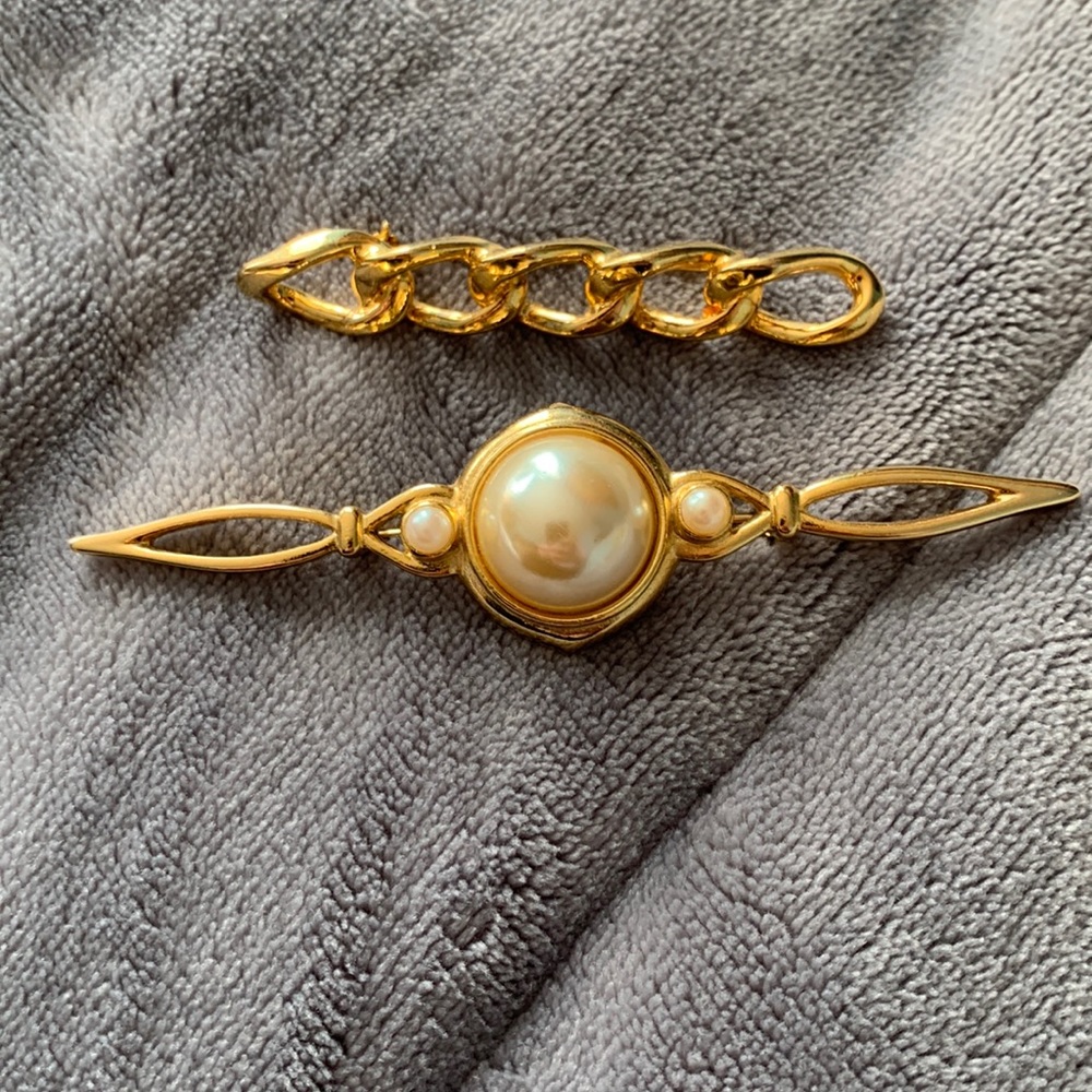 2 Scarf Pins